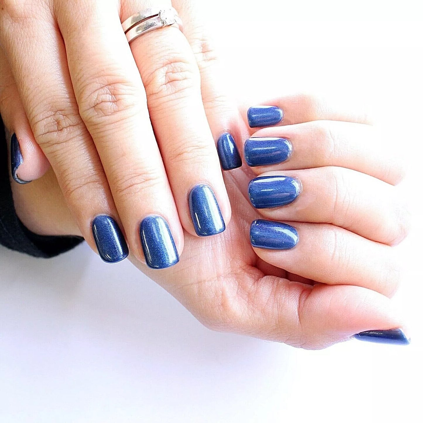 Bio Sculpture Gemini Nail Polish No. 2012 Midnight Blue 14ml – deep, elegant blue vegan nail polish. Rich, long-lasting midnight blue shade for sophisticated manicures