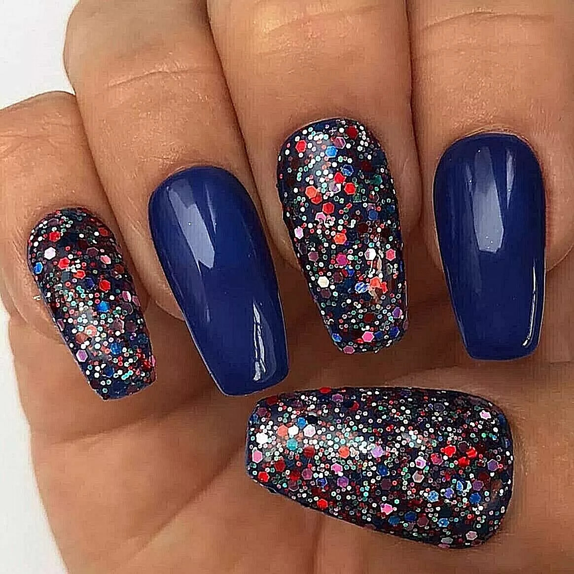 Bio Sculpture Essence Glitter Love Bug 5g – vivid multicoloured mixed-size glitter hexagons for sparkling, creative nail art designs