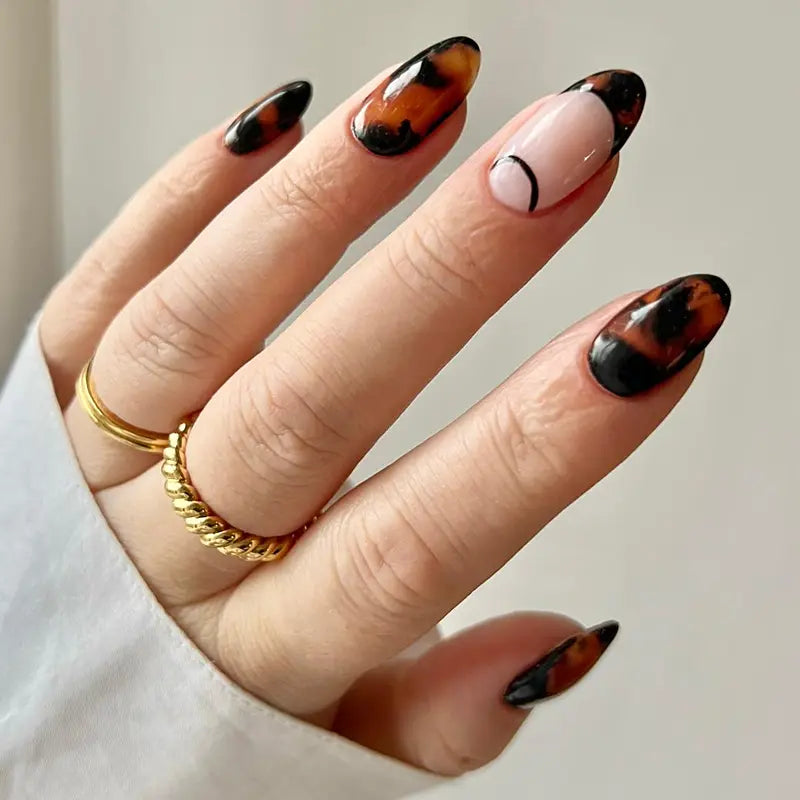 Bio Sculpture, Essence, Nail Art Trendy Tortoise Nail Foil Tortie Foil 1.5m – stylish, brown tortoiseshell nail foil for modern, creative nail art designs