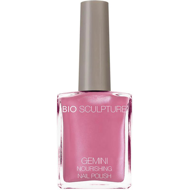 Bio Sculpture Gemini Nail Polish No. 108 Grapefruit Cocktail – vegan, light pink nail polish with a lilac undertone and pearlescent finish for a soft, luminous manicure