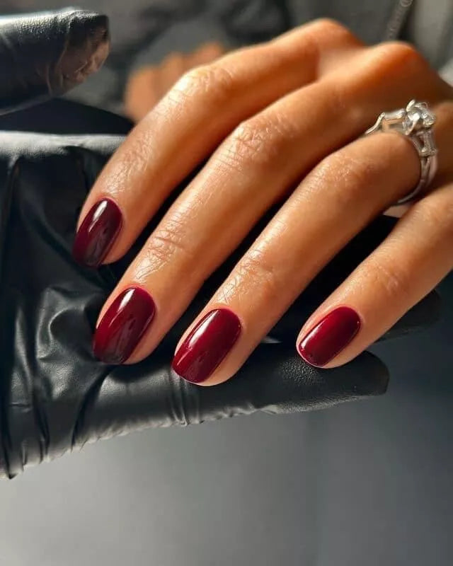 Nails featuring Bio Sculpture Gemini Nail Polish No. 113 Love Potion on light skin – cruelty-free, soft mauve pink polish for a sophisticated, natural finish