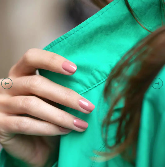 Fingers painted with Old Rose by Manucurist Paris – non-toxic, subtle rose polish for understated elegance