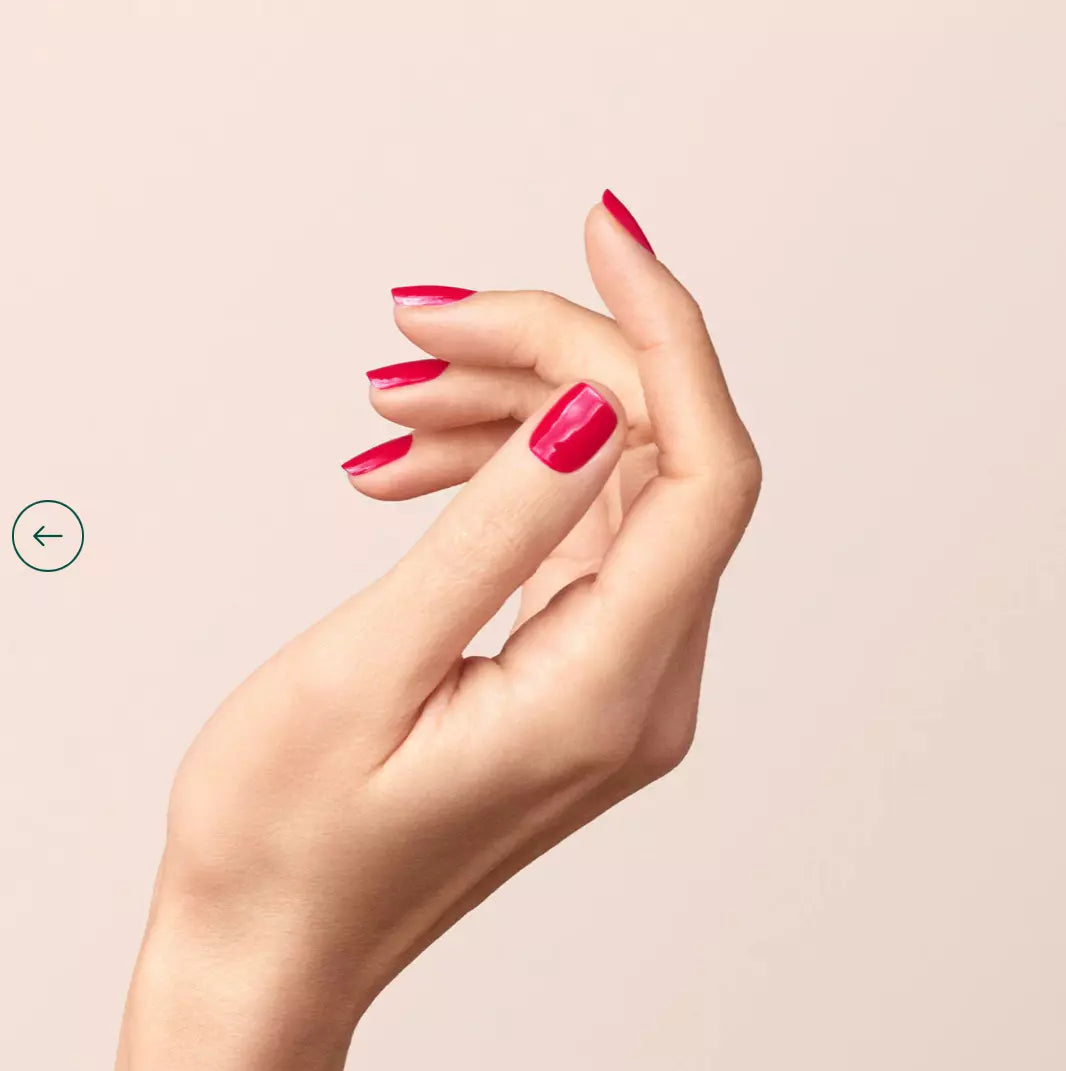 Close-up of manicure using Peonie by Manucurist Paris – eco-friendly peony pink shade for healthy nails