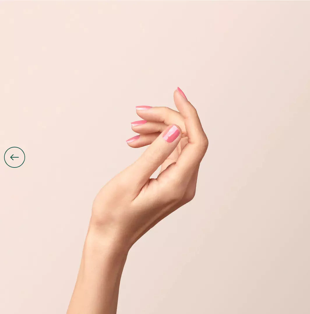 Close-up of manicure using Pink Paradise by Manucurist Paris – lively, eco-friendly pink shade for healthy nails