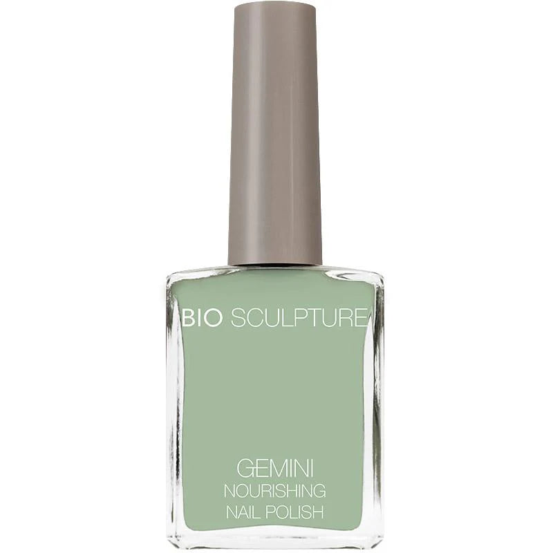Bio Sculpture Gemini Nail Polish No. 100 Pistachio Green – vegan, light pastel green nail polish inspired by Lydia Millin Evergreen for a fresh, elegant manicure