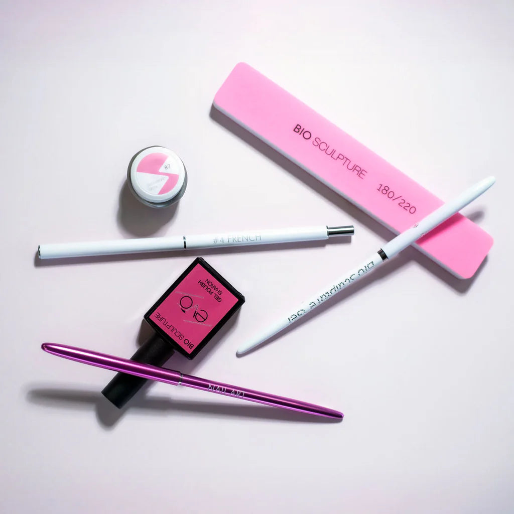 Bio Sculpture Smiley Brush No. 4 – soft synthetic bristles and unique smiley handle for smooth, even gel application and creative nail designs