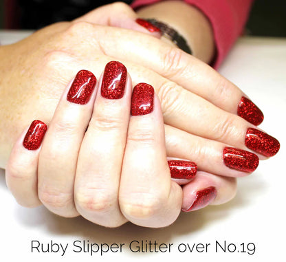 Essence Glitter - Ruby Slipper, 5g for Glamorous and Sparkling Nail Art Designs