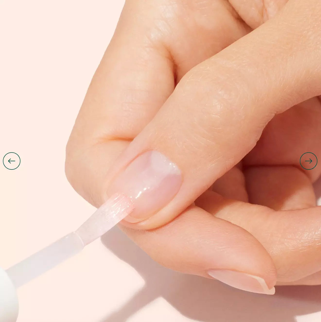 Detailed swatch of S.O.S. Nail Mask by Manucurist Paris – vegan, non-toxic base coat for resilient, healthy nail growth